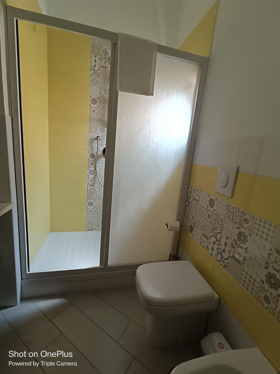 Pansini 2, bagno con doccia